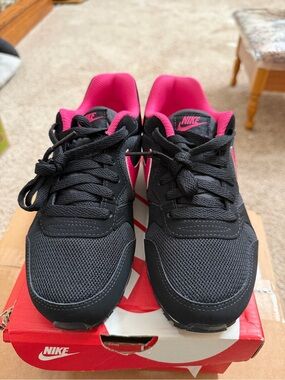 Nike Black & Pink Low-Top Athletic Sneakers